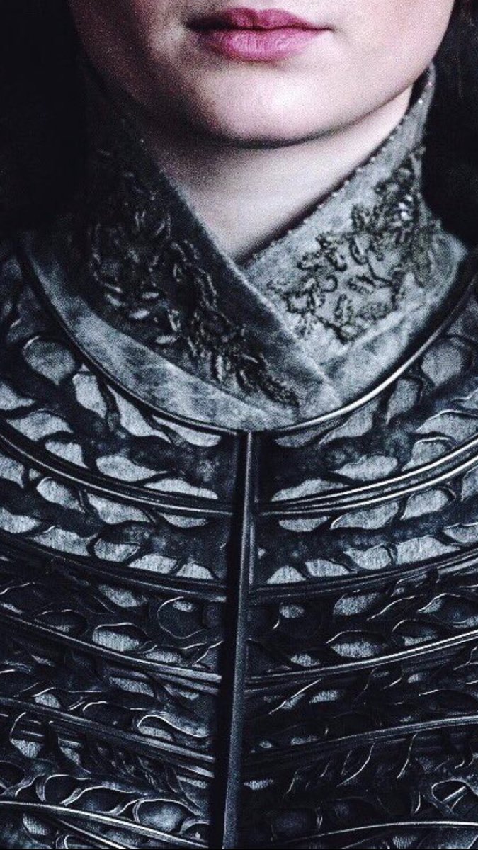 Los detalles del vestuario de coronación de Sansa Stark son simplemente espectaculares. Lobos y hojas de arciano. Un traje digno de la Alta Costura.
#TheQueenInTheNorth