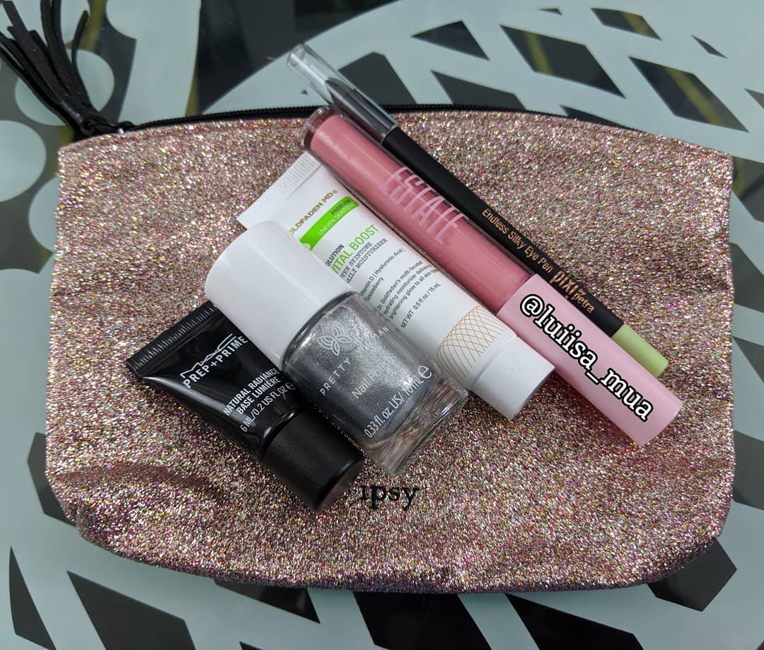 LuiisaMua's tweet photo. My @ipsy bag is finally here ๐
Products I got
@MACcosmetics primer
@PrettyWomanNYC mail polish
Estate cosmetics gloss
@GoldfadenMD moisturizer
@PixiBeautyPH eyeliner
#ipsy #ipsydaydream #ipster #ipsyglambag #ipsybag #beauty #beautyblogger #blogger #subscription https://t.co/TpqZ999loN