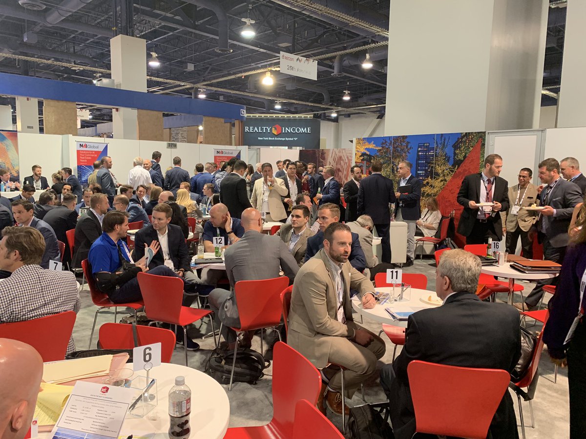 NAIGlobal's tweet image. #ICSCRECon Happy Hour! A great cap off to a day full of meetings and deals!