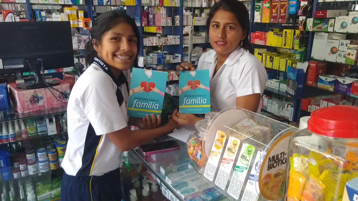 prete_edwin's tweet photo. Grupo de alumnos del C.A.B. cumpliendo la misión en diferente lugares de Bagua. #VivaLaEntrega
#UPN #MPN #AseaNorte https://t.co/hsuM1UMwCA