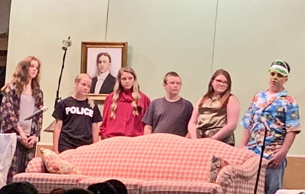 castle_wr's tweet image. The 6th Grade Annual Murder Mystery Dinner Theatre 🎭 

These kids are so talented! 

#TomcatTradition #LiveTheatre #OnceATomcat #AlwaysATomcat