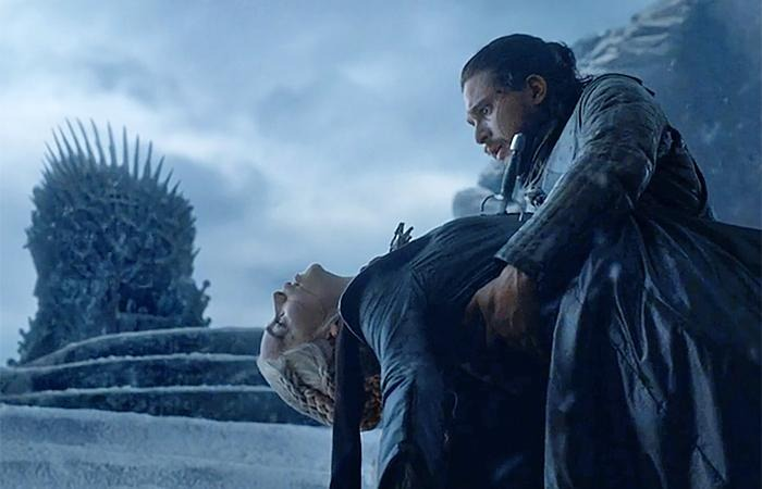 Грустно за Джона. Он заслуживает лучшего финала. 💔 #GameOfThronesFinale