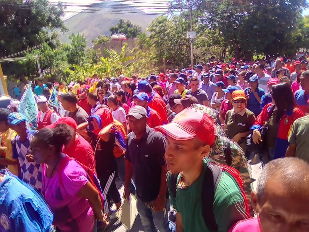 UAspc's tweet photo. Marcha Venezuela Soberana. Presente UNEFANB Nueva Esparta con su pueblo toma las calles para celebrar el triunfo de la Paz https://t.co/VG15j58Ty9