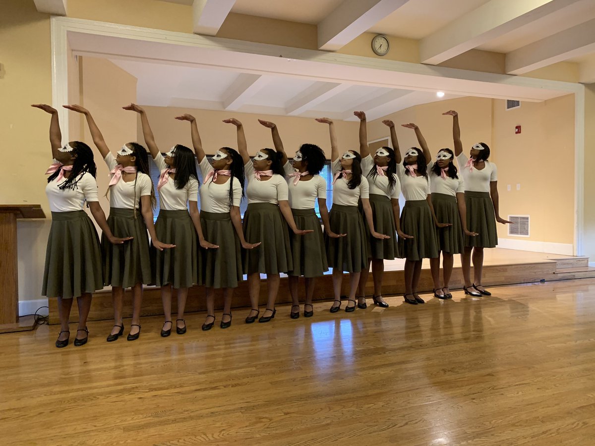 ehenrymiller's tweet photo. My favorite daughter became a member of my illustrious sorority! @evanxmichelle 💕💚
My love. My legacy. My Soror.
#aka #akalegacy #aka1908 #spring19 #stanford #divine9 #xibeta #alphakappaalpha https://t.co/ucmw2Edg9w