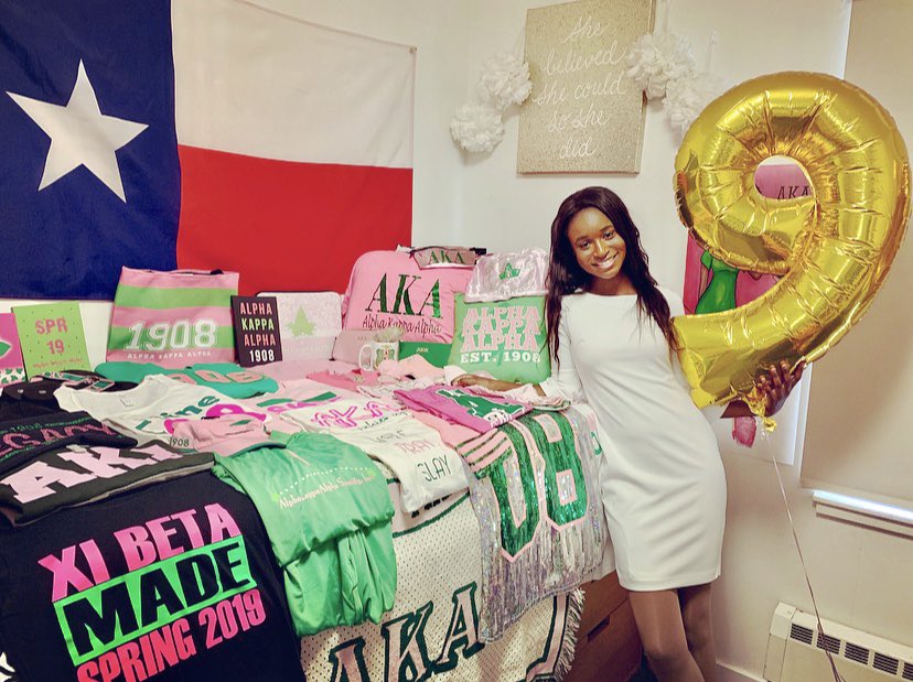 ehenrymiller's tweet photo. My favorite daughter became a member of my illustrious sorority! @evanxmichelle 💕💚
My love. My legacy. My Soror.
#aka #akalegacy #aka1908 #spring19 #stanford #divine9 #xibeta #alphakappaalpha https://t.co/ucmw2Edg9w