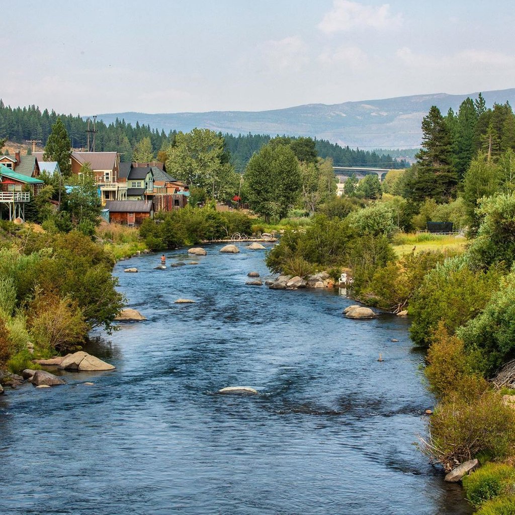 Did you know that the Truckee River starts from Lake Tahoe and ends in Pyramid Lake.  

Enjoy exploring 6 miles of scenic river views by biking the Truckee River Legacy Trail! ⠀

Photo: Ritz Carlton Lake Tahoe