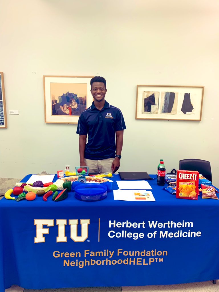 Heart Smart: A Celebration to Health Literacy! @GFFNHELP <a href="/joshua_dorbu/">Joshua Dorbu</a> Excited to be here with our West Kendall Community Partner, Kendale Lakes Library Branch! 
#valuehealth #commUNITY #WestKendall #healtheducation