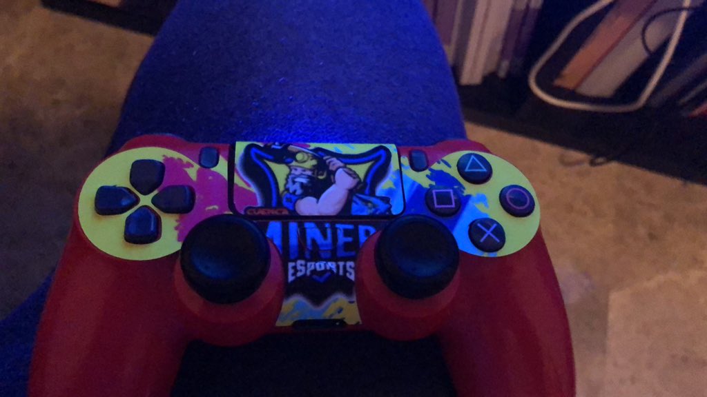 PLATANITO🍌 (@airam_ruiz) on Twitter photo 