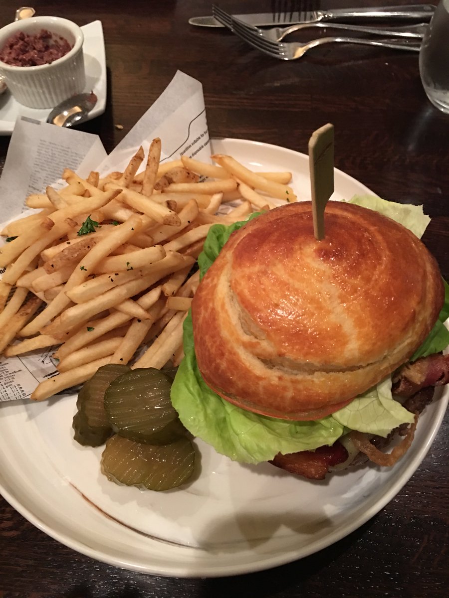 Pyramid_Dallas's tweet image. Did you know we give away a FREE entree every week on our @facebook page? 🍽️ 

Go give our page a "like" and join in the weekly contests! 😊 facebook.com/pyramidrestaur…

#restaurant #Dallas #Texas