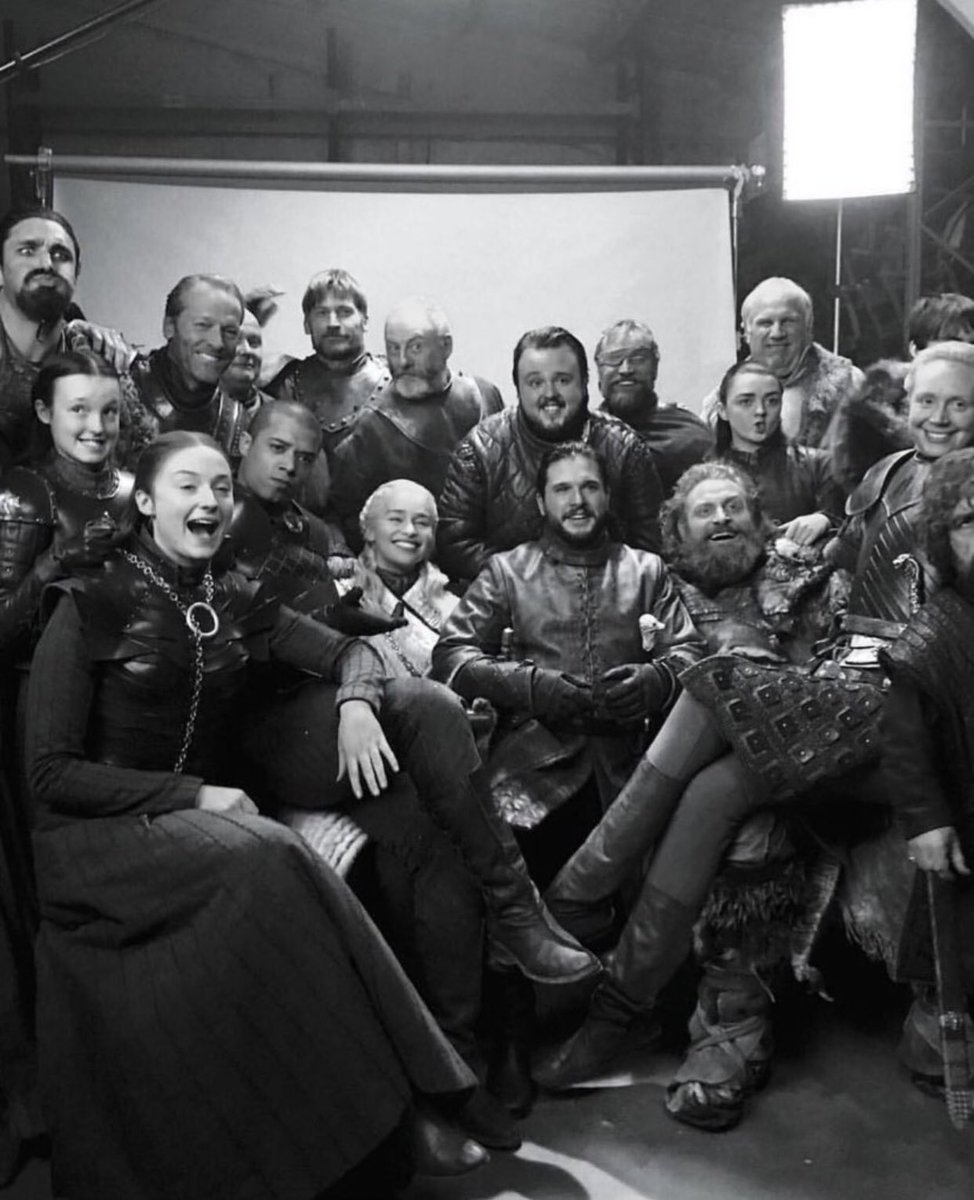 Sofize's tweet photo. The End. #GameOfThrones #GameOfThronesFinale https://t.co/Ma8xkN8X8Q