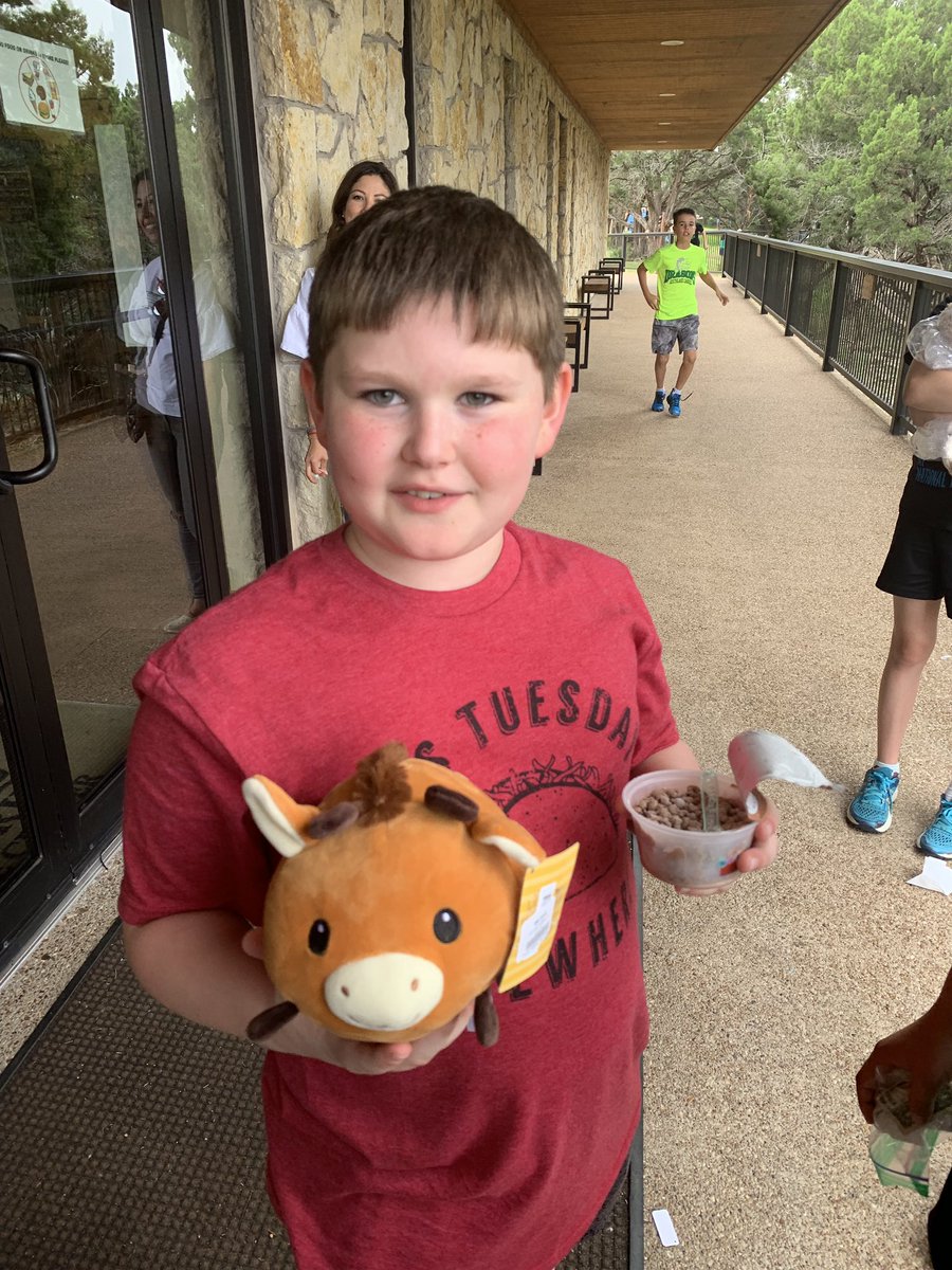 KClark_EIS's tweet photo. Fossil Rim Rocks!  We love science!  #5thgraderocks #lastdays @EubanksDragons @Carrollisd https://t.co/aBqigeTRUW