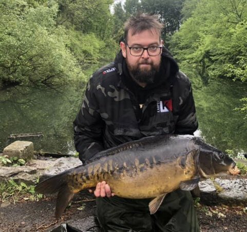 karperltd's tweet photo. KARPER Consultant Davy from Belgium with 3 stunners, KARPER Ultra-Fluro Peachamino and KARPER Dispersion Sweetcornz doing the business. #karperltd #carp #carpfishing https://t.co/LpTXMEbxO7