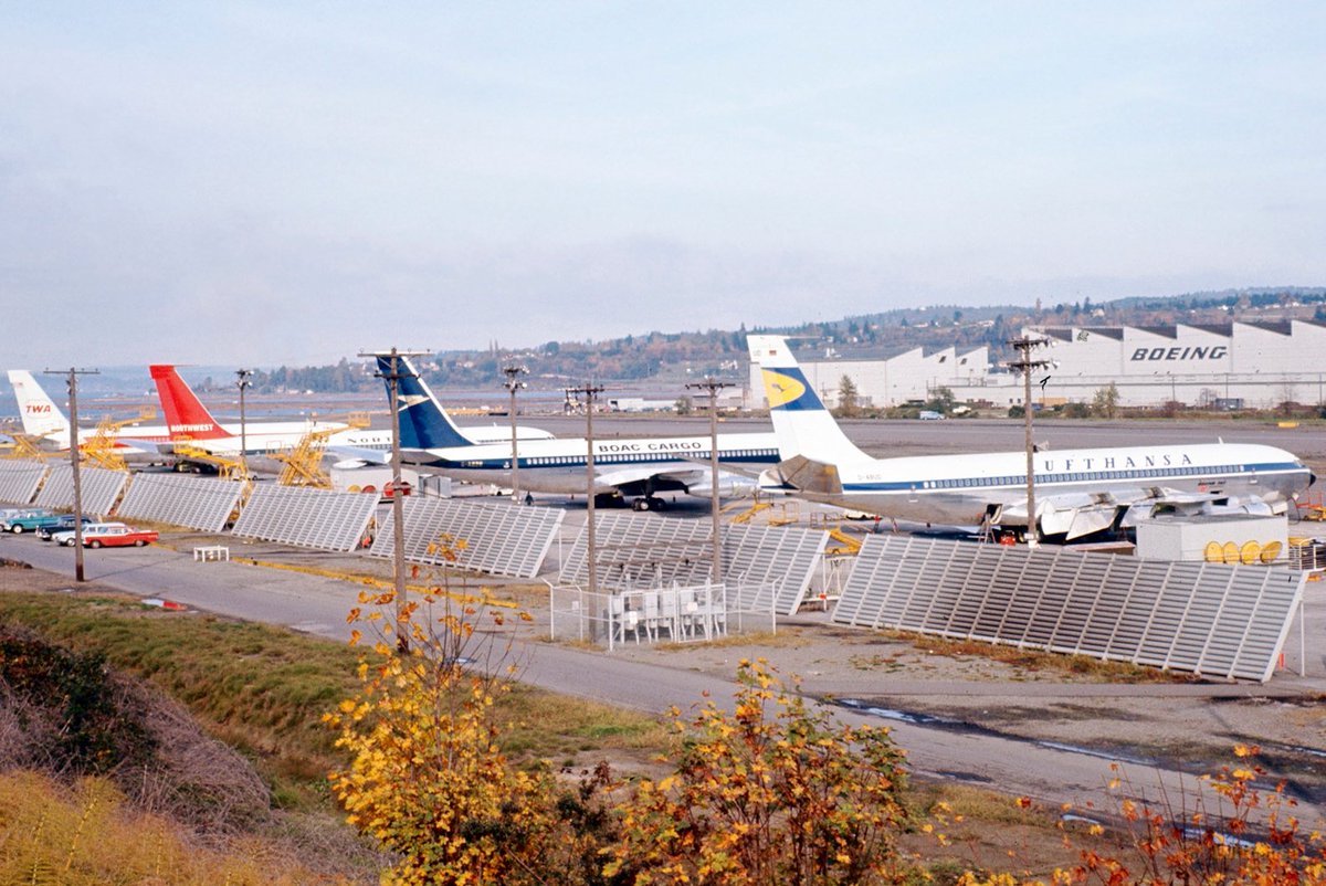 lufthansavintag's tweet photo. What a lineup
Photo: Pete Piszczek
Aircraft: Boeing 707-330B
Airport: Renton Municipal (RNT/KRNT)
Reg: D-ABUD named "Nürnberg"
Engines: P&W JT3D-3B
Date: Nov.1965
Status: Broken up in 2000s as "5Y-AXI"
Delivery: Nov.11.1965
Age: 35.4 Yrs
#lufthansa #boeing #RNT #boeing707 #b703 https://t.co/yUsKSPlgIB