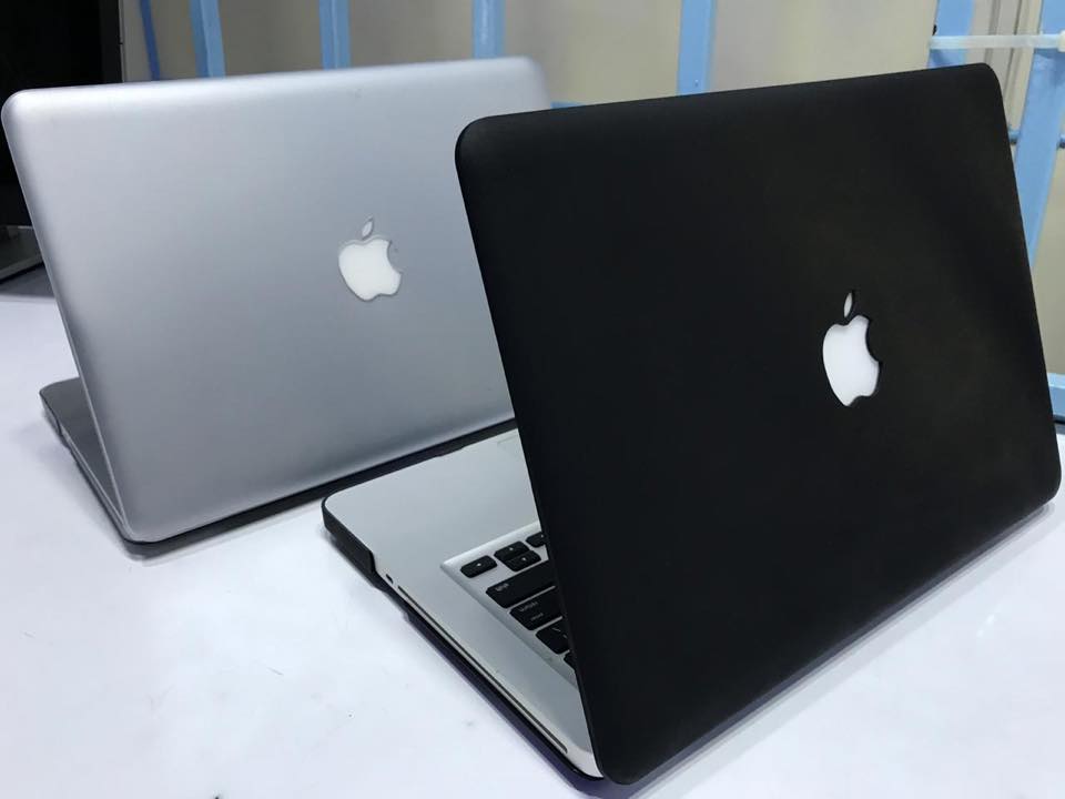 infohubsols's tweet photo. *Apple MacBook Pro* | 13.3" inch Display | intel 4000 HD Graphics 1.53GB | *intel Core i5* | 2.5Ghz | *8GB ram* | 500GB HDD | DVD @ kes 65,000 https://t.co/PNHwaoUMuD