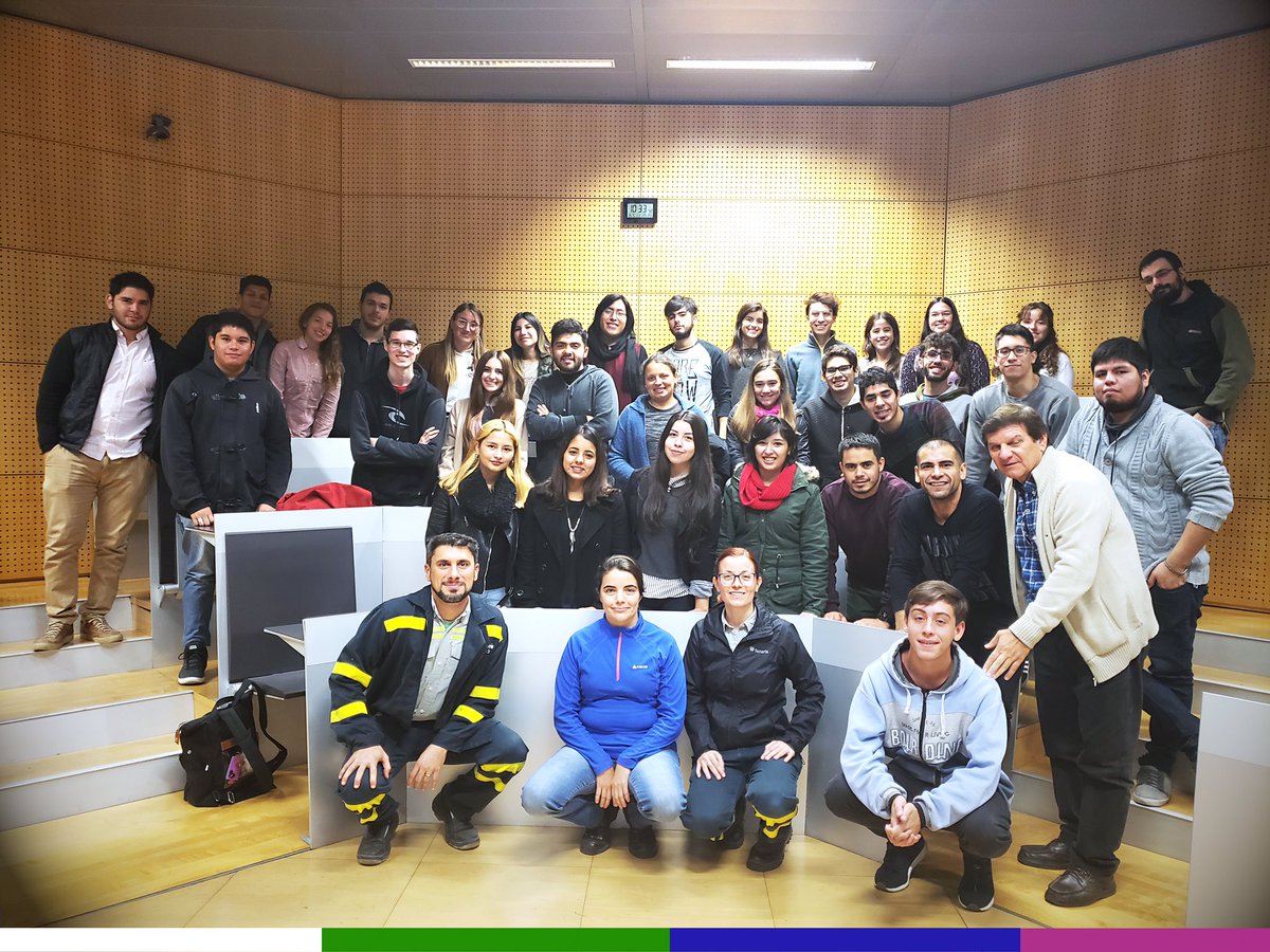 Alumnos de 1°año de la carrera de Ingeniería Química de la <a href="/utndelta/">F.Regional Delta UTN</a> vivieron la #ExperienciaTenaris. Acompañados por representantes de Tenaris conocieron nuestros procesos productivos y cómo es un día a día de trabajo en la planta de Siderca.