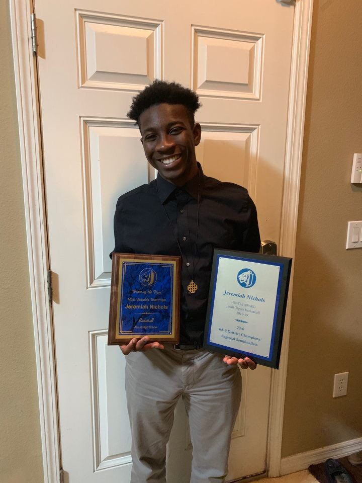 Congratulations Jeremiah Nichols!

We wish nothing but the best for you and your future at Florida  Agricultural and Mechanical University!

#Classof2019