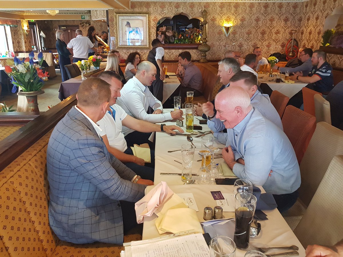 emmo99's tweet photo. Theres a few good rugby league players on this photo. What a great laugh we all had too. Raising funds for @SPFCHARITY
Chris Joynt & Paul Newlove shared some brilliant & very funny career stories. Good luck to Chris Smith on his Carnegie Challenge & for organising the day π https://t.co/VPVm4PLisi