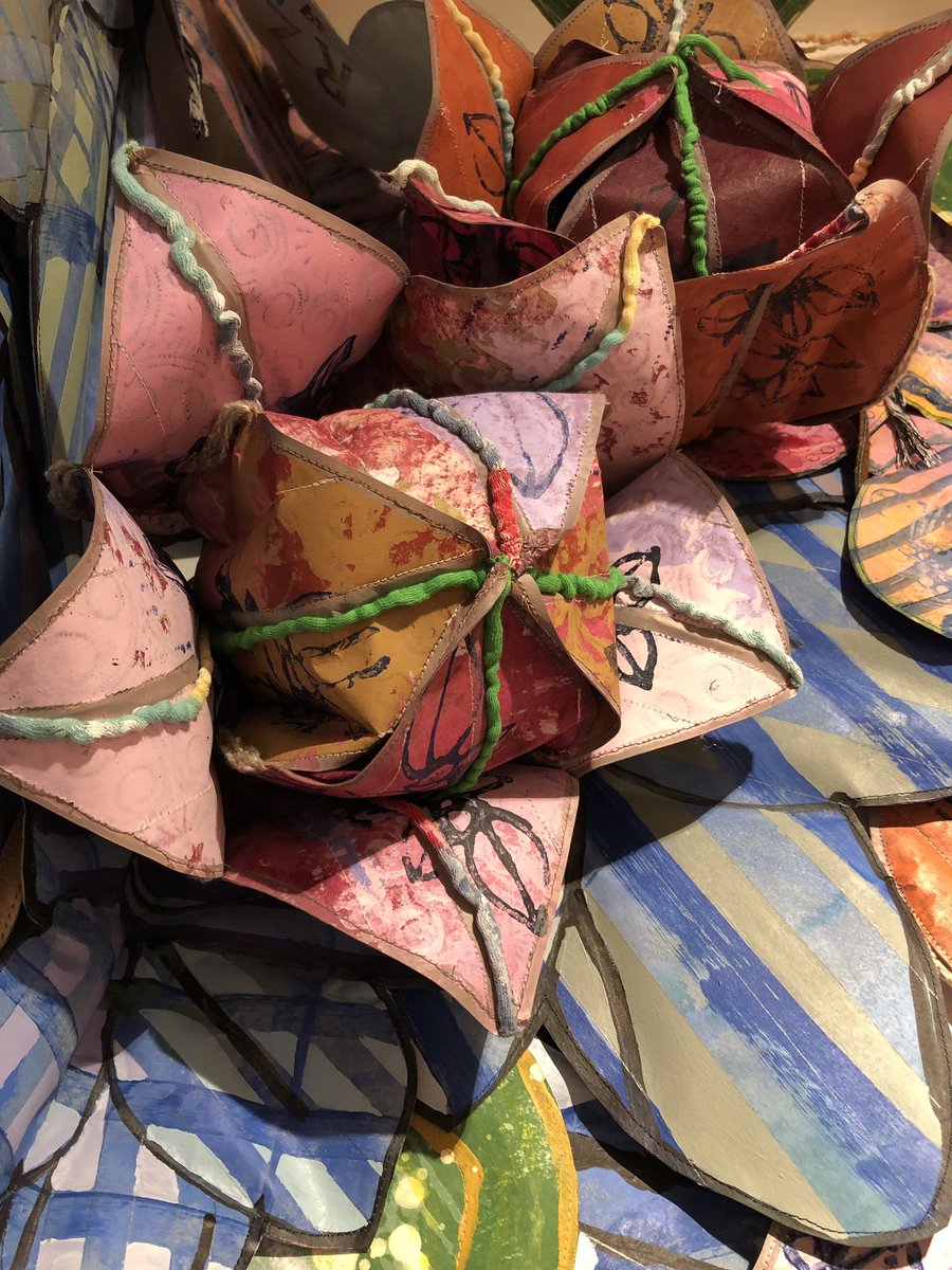 MusePhilly's tweet photo. Green, gardens, flowers, color, beauty, all at Muse Gallery this month! Come see Rashidah Salam’s glorious show before it’s too late! 52 N 2nd St Old City. #green #gardens #Eden #flowers #color #beauty #love #philly #galleries #oldcity https://t.co/Ghw9M3o9Vq