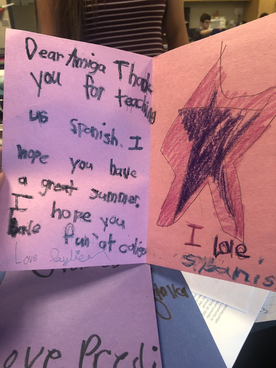 LISDHSSpanish's tweet photo. Muchas Gracias @brazosandjordi 1st grade class! We are proud at how much you learned. We will miss you! #seniors2019 #APSPANISH4 @NatalieTrubee @mgarzaa19 @heysk9 @torimartinez524 @LampasasHS https://t.co/Lfhk6YoEou