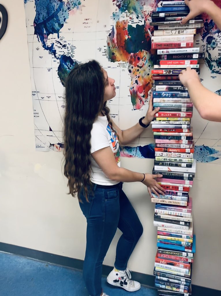 WilderClassroom's tweet photo. My most voracious reader, along with the books she read JUST THIS YEAR! #SSR #goals #sulsprisd #sulsprhs https://t.co/hE3XSQSvS3