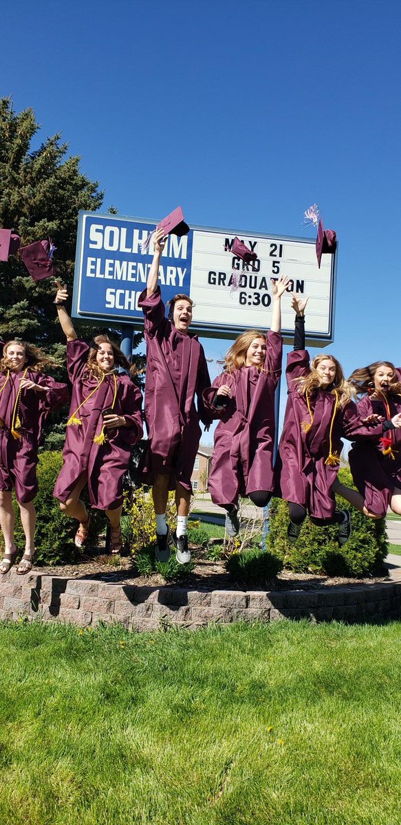 BismarckSchools's tweet photo. Bismarck High School seniors toured their feeder elementary schools today to inspire younger students to work hard and graduate! Thanks to BHS secretary Cassie Bauer for sending these photos. #learnbps https://t.co/gqS3FrWpaF