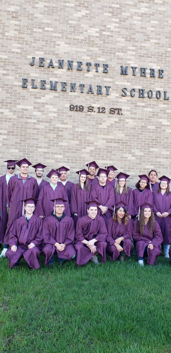BismarckSchools's tweet photo. Bismarck High School seniors toured their feeder elementary schools today to inspire younger students to work hard and graduate! Thanks to BHS secretary Cassie Bauer for sending these photos. #learnbps https://t.co/gqS3FrWpaF