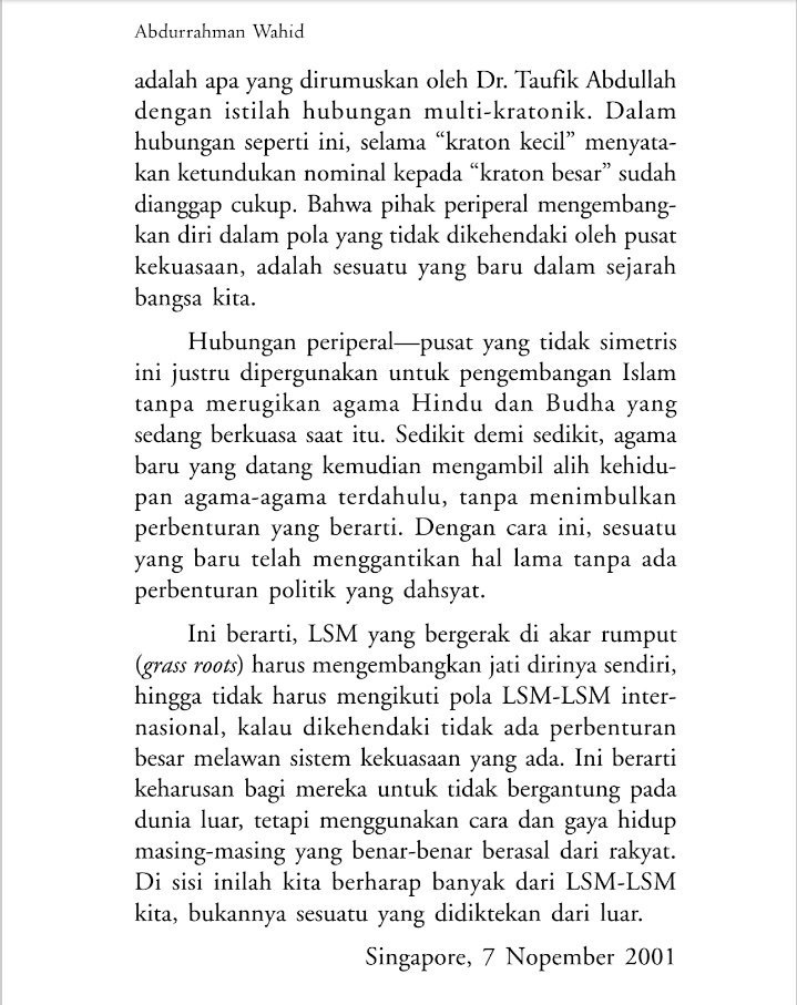 santri_keliling's tweet photo. Klau kita membc lgi tulisn Gus Dur “Membaca Sejarah Lama 2” dlm buku Membaca Sejarah Nusantara, tentng kekalahan Sultan Hadiwidjaya, Jaka Tingkir dg Sutawidjaya. Kita diajrkn untuk menerima kenytaan agr tidk menjdi korbn nafsu kekuasaan belaka.
Kish ini msih relevan 
@AlissaWahid https://t.co/ivkhse9LO8