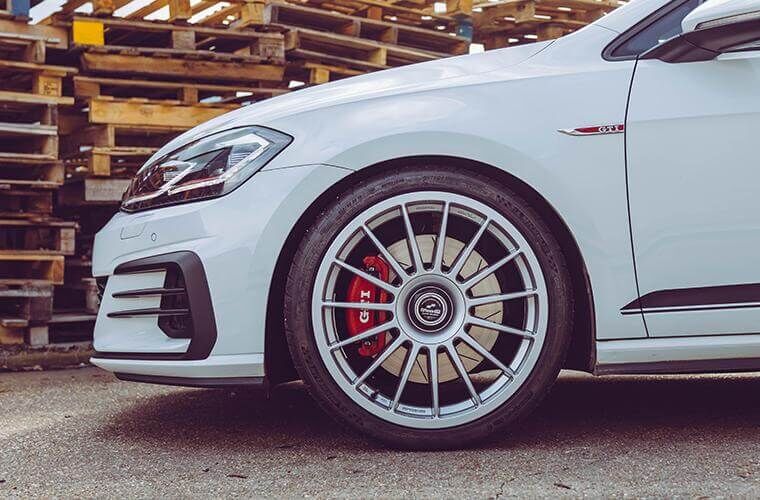 newalloywheels's tweet photo. 🔥 NEW 🔥
A brand new collab between Fifteen52 & Mountune, Mountune52 offers a range of motorsports-inspired wheels specifically designed for VAG vehicles.
Pre-orders are available now, PM us for more info! ✌️
#Fifteen52 #Mountune #Mountune52 #VW #VAG https://t.co/muevYJgFbs
