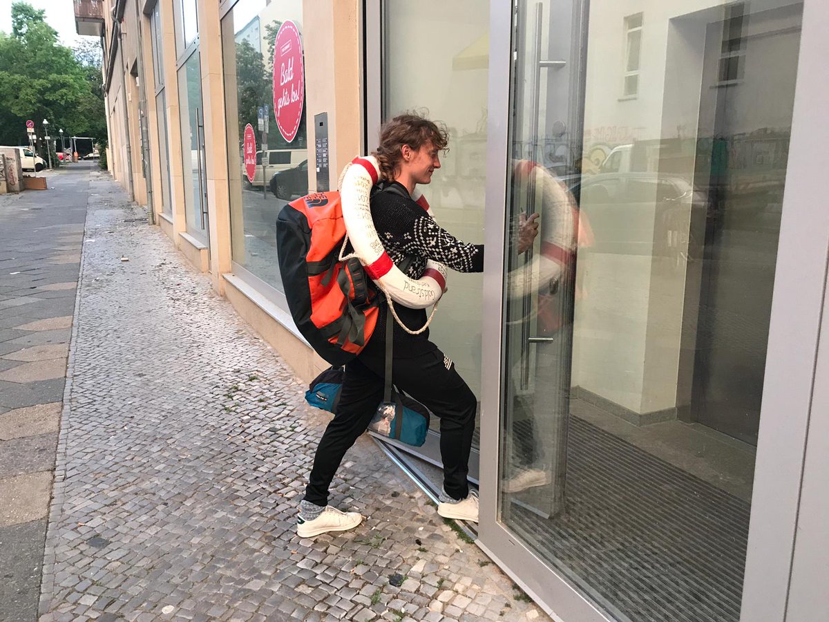 Danke <a href="/ultitweet/">Goldfingers Ultimate</a> und alle anderen Teams für das tolle Wochenende am #goldstrand11. Der Pokal zieht wieder in sein altes zu Hause