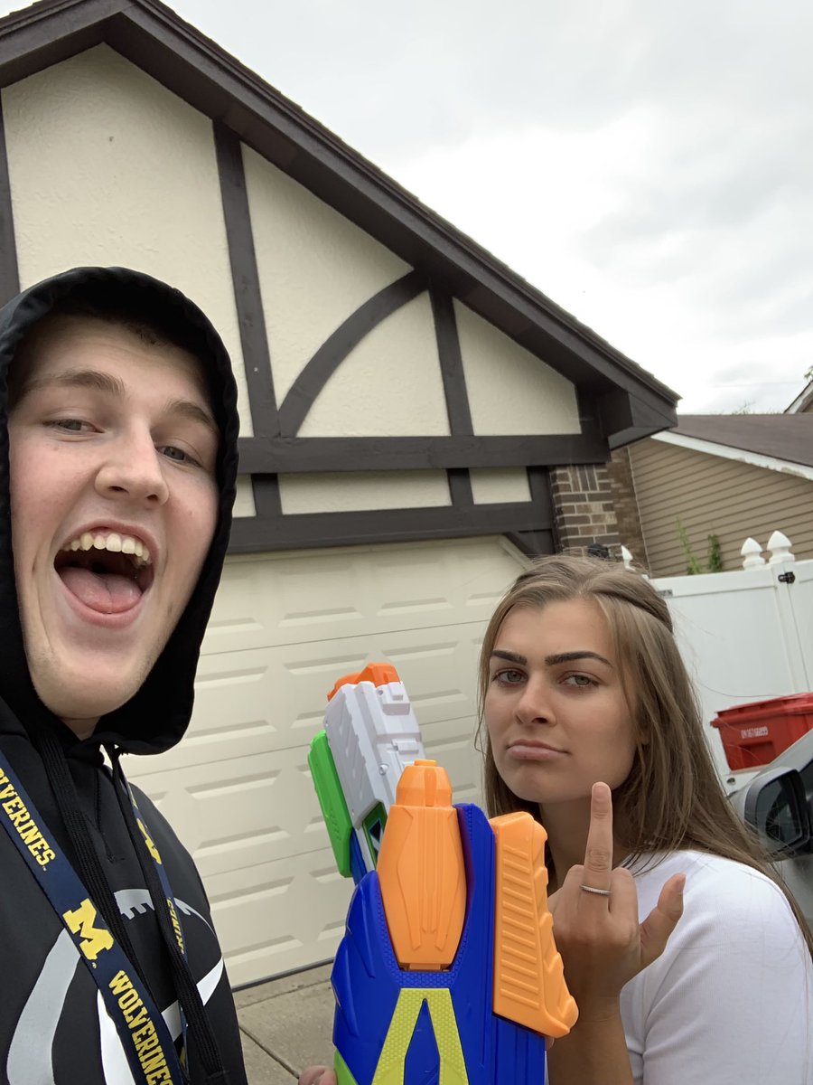 LcnWars's tweet photo. CHAMPIONSHIP:

@bthayer32 (H2Woah) eliminates @sarahjohns1717 (Jehovahs Wetness) making the score 4-3! https://t.co/RLkMP1HsfW