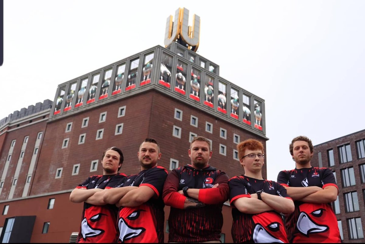 DortmundEsports's tweet photo. MediaDay für unser HS Pro Team, dass sich erfolgreich für die Top 12 der @HouseRivalries als EINZIGES deutsches Team qualifiziert hat. Ab dem 24.5 spielen sie die finalen Runden in Single Elimination.

———————

#dortmund #does #dortmundesports #esport #hearthstone #hs #blizzard https://t.co/MpGufdYZJW