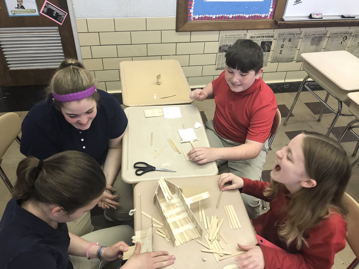 DHelmEDU's tweet image. SINK or SWIM 🏊‍♂️! Throughout the Age of Exploration we have been discussing the evolution and use of the ship! 🛳.  So today my kids got to make their own ship!  Tons of fun!!  #aplusstudents.