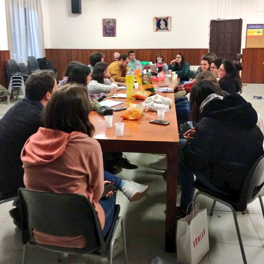En marxa la reunió de @zona12mcecc! A l'ordre del dia:
🔸Avaluació #SomClauMCECC
🔸Inscripcions Monis 360, monis i dires fins 03/06
🔸#CampusMCECC d'estiu 8 i 9 juny
🔸CRT 1/06
🔸Aniversari <a href="/esplaidelroser/">Esplai del Roser</a> 25/05
🔸 Catàleg d'avantatges per esplais
#SomMoviment #esplaisMCECC
