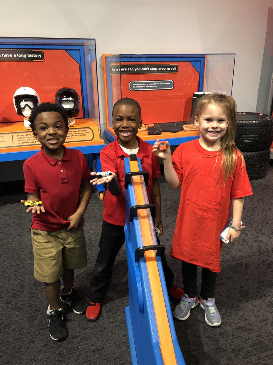 Mrs. Rogers NAS tweet media