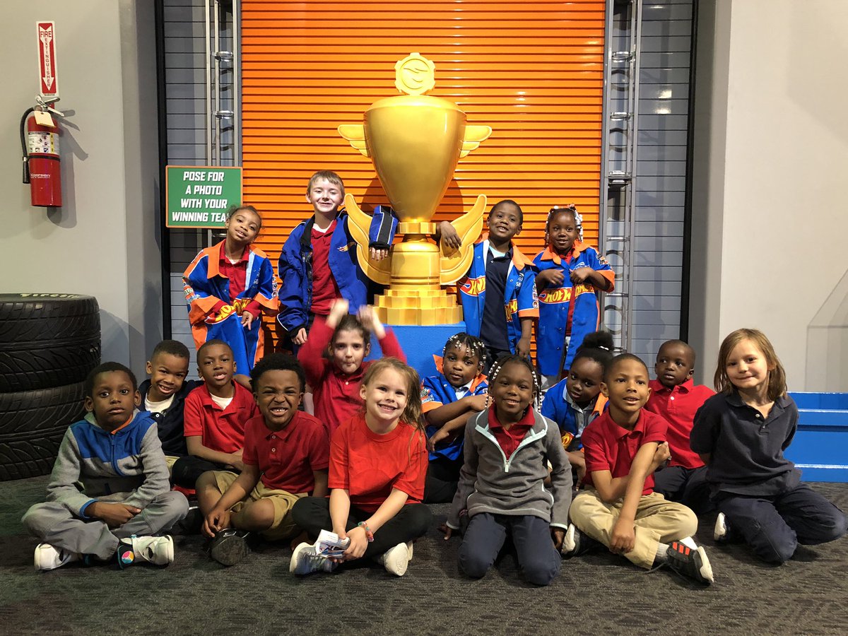 Mrs. Rogers NAS tweet media