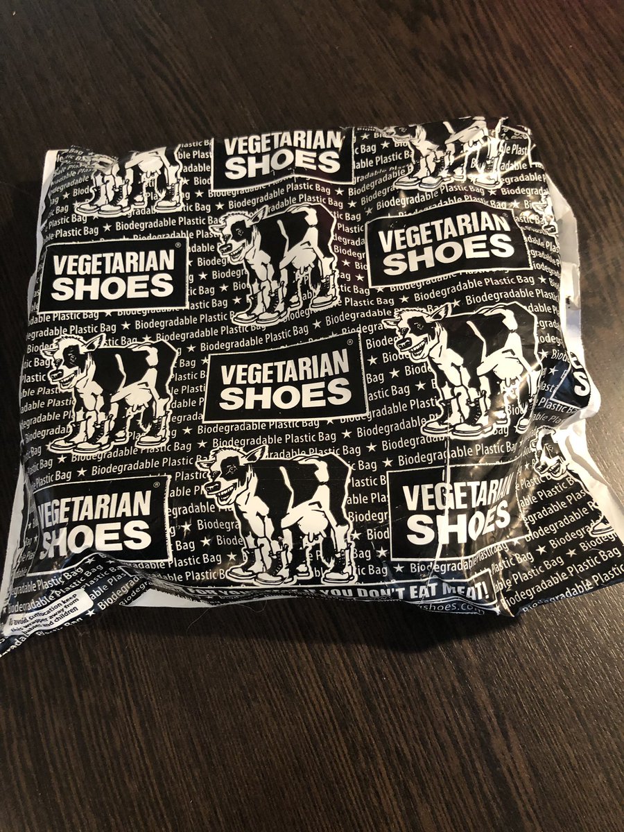 vegan_irish's tweet photo. So exciting unpacking my “https://t.co/aDRFmcwPGR” brand wallet and belt 😊 #notleather #noskinoffmyback https://t.co/z6dPbEzmAS