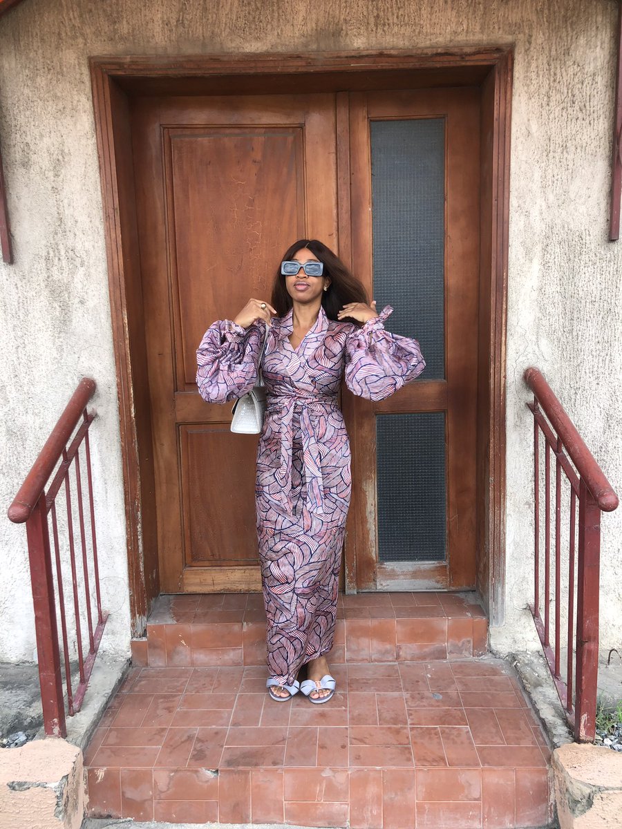 TITIBELO_'s tweet photo. #SundayBest #InThatTITIBELOSet β€οΈ
Iro and Bubba Available in Different sizes and Prints for N19,999!
#TITIBELO #Print #TITIBELOClassic #Floral #WeddingGuest #WorkFit #BossBabe #WinningWoman #BuyNigerian #BuyTITIBELO #StatementSleeves #StatementPiece https://t.co/vGrHXtwov5