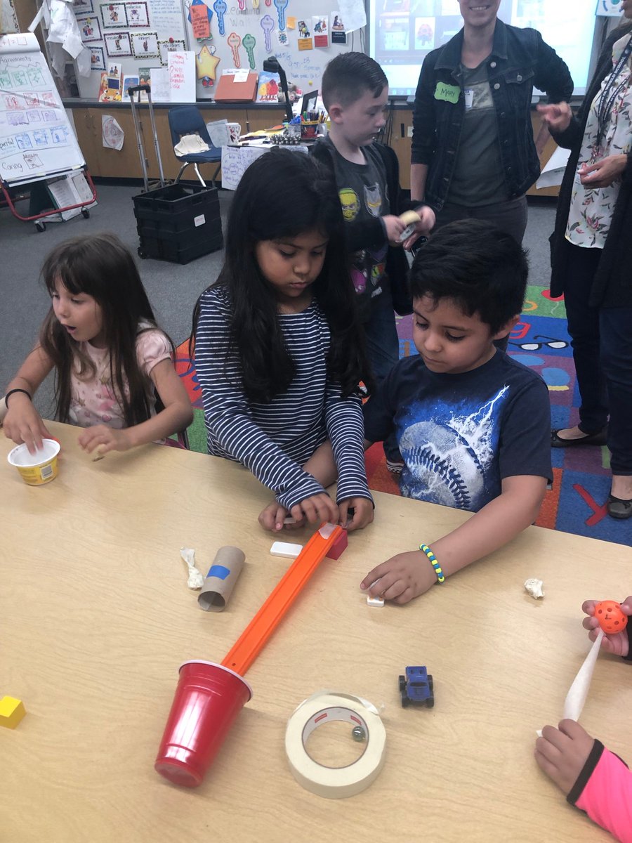 Arroyo_omsd's tweet photo. Arroyo Kinder students learn about simple machines, and they creatively construct their own machines. Thanks for a day of fun, meaningful learning @Inquiry2Action. #actiondriveninquiry https://t.co/xRVEO1hCRJ