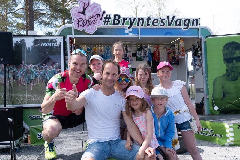 RobinBryntesson's tweet photo. Stort TACK Expo Norr, för en fullspäckad helg med #bryntesutmaningar och stjärnglans framför #bryntesvagn 🙌✨👊 Fotocred: Patric Arvidsson #seanbanan #anderssödergren #isa https://t.co/2LTZpxpnCD
