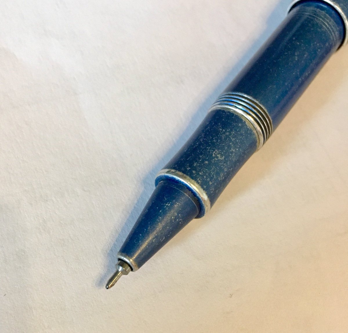 SilBulterman's tweet photo. @dowdyism #asktpa What is your favourite refill hack? Mine's a chopped down Energel in a Kaweco AL Sport or the Zebra JK in a pocket Space Pen. https://t.co/Es687xBj8A