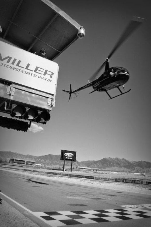 UpperLimit's tweet image. Want to be a professional #helicopter #pilot? Get started now with Upper Limit Aviation! Call 801-596-7722 and book your intro #flight now!