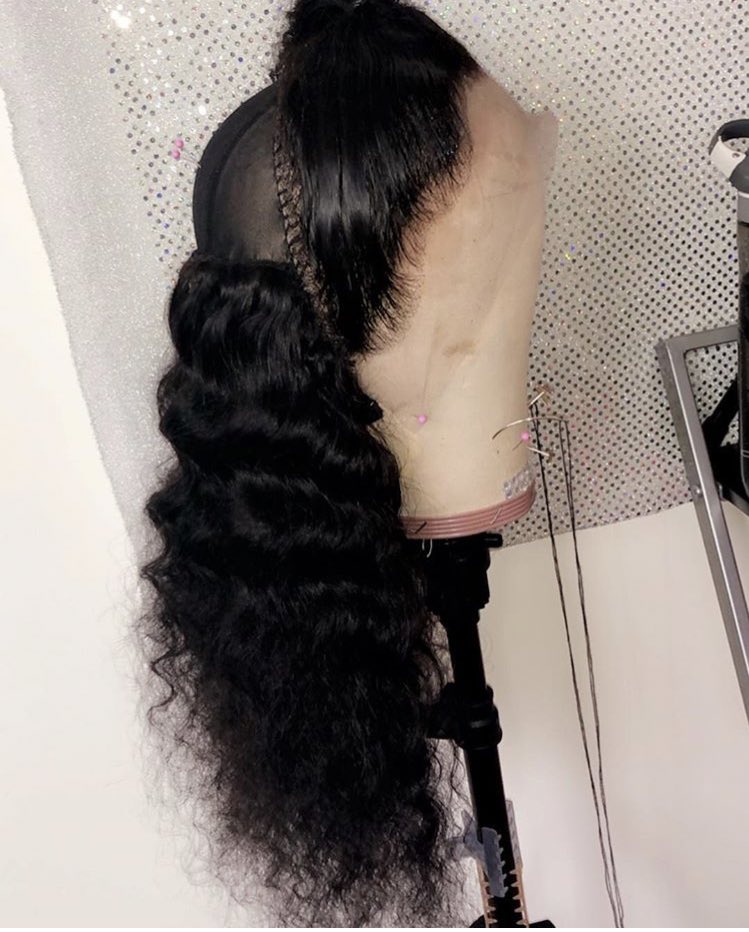 lay32297869's tweet photo. ATTENTION ‼️ I will be giving away 3 custom lace front wigs (ANY LENGTH/PATTERN/COLOR) for $20 ‼️dm me for no info #freelacefront #freehair #hairgiveaway #lacefrontwigs https://t.co/JZm9cwDU05