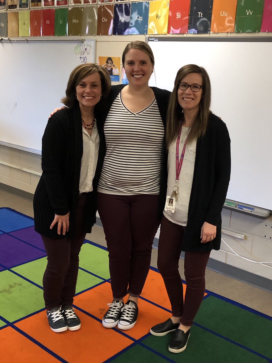 Great minds think alike on Monday mornings! <a href="/RH_Elementary/">River Heights</a> @lindsey_lablanc #gotRHpride