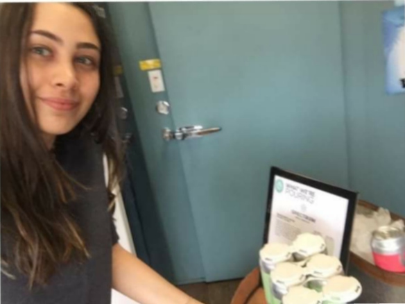 BuzzPromotions's tweet photo. Handing out samples of Spectrum in Kelowna BC (Canada)!

#spectrum #brandambassadors #eventstaffing #buzzpromotionscanada https://t.co/vYuTrIty7V