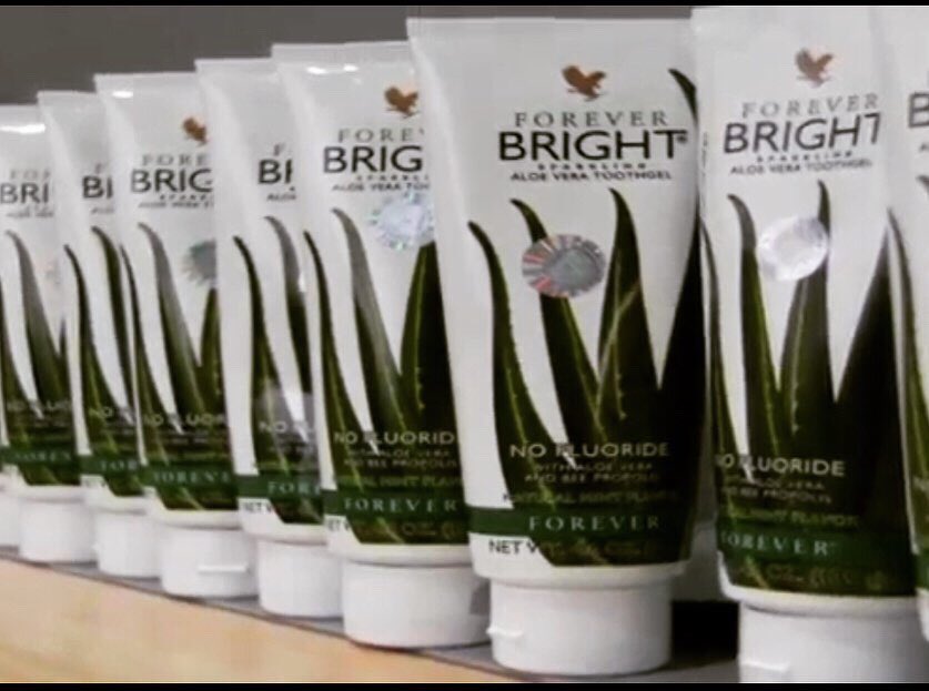 botlhale01's tweet image. Products safely landed in #kimberly 
Maybe like me you won’t see any redness when washing,breath might just smell fresh longer &amp;amp; bright teeth like mine😁 
Go on, grab yours and share your experience 💃🏾 #brightteeth #freshbreath #oralhygiene #smile #freedom #lifestyle #mompreneur