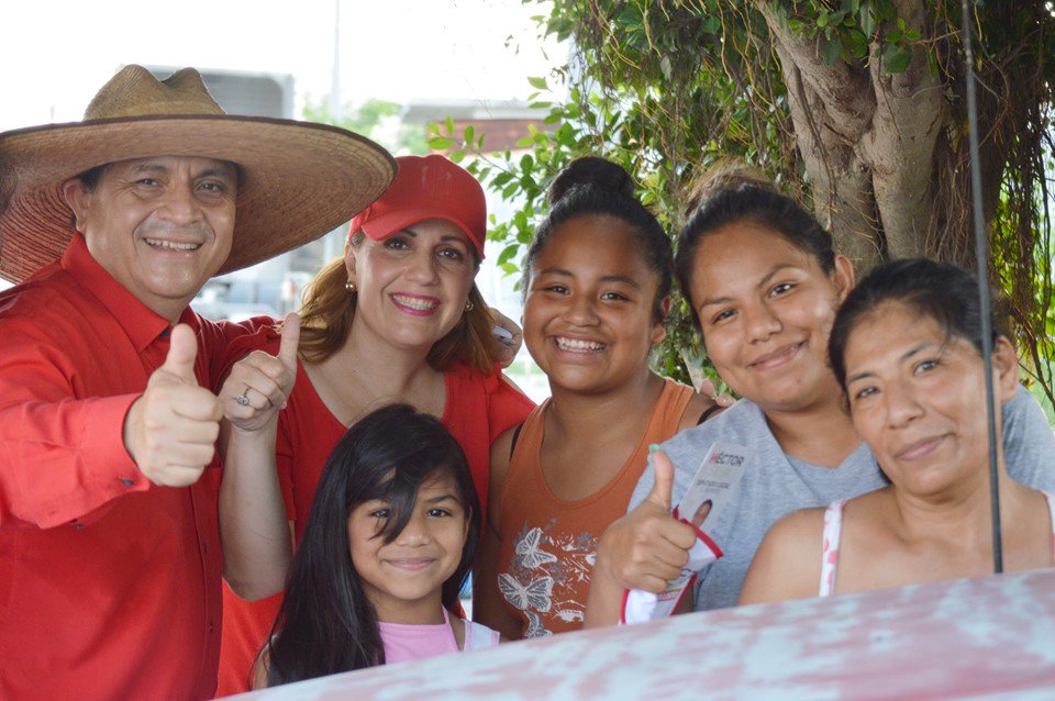 HectorSilva_19's tweet photo. Gracias a toda la gente del #Distrito10 por su apoyo. ¡Este 2 de junio con su voto vamos a GANAR!
#Matamoros #EstamosListos👍 #VotaXHéctorSilva https://t.co/ipuI1VF32d