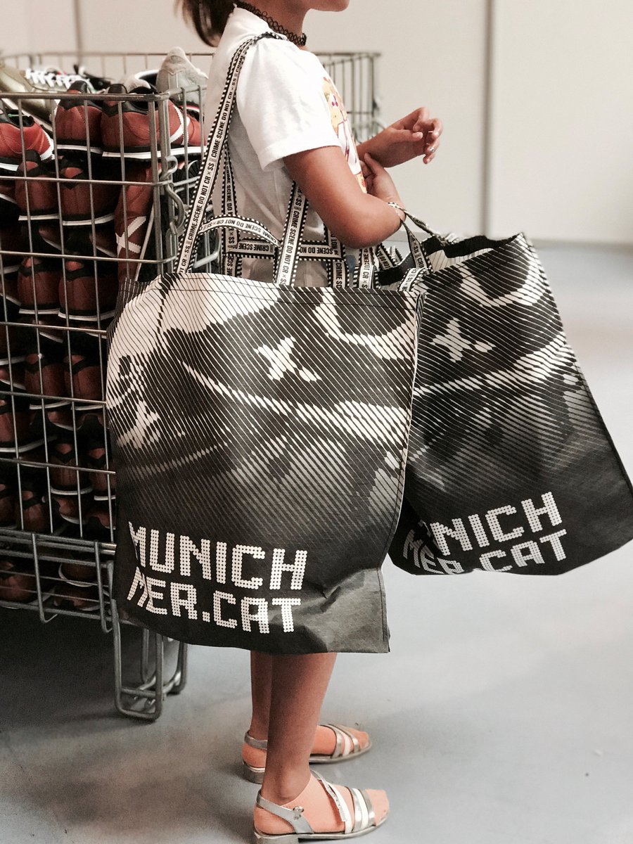 munichsports's tweet photo. 📣 Mañana a esta misma hora abriremos las inscripciones para nuestro #MUNICHMERCAT en #Tarragona. Quedan 24 horas... grábatelo a fuego 🔥 Como haría #Drogon 😎 https://t.co/K61vCoNUmX