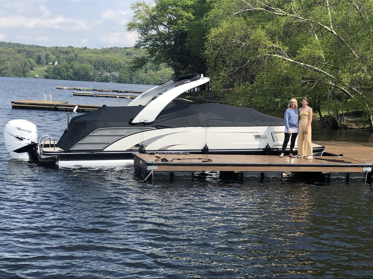 LighthousePA's tweet image. Congratulations to the Cook family!

2019 Bennington QX25 which is powered by a 400 HP Mercury!

Come In, Message Us On Our Social Media's, Or Call Us @570-857-0220 To Come Check Out Our 2019 Bennington Pontoons Before They're All Gone.