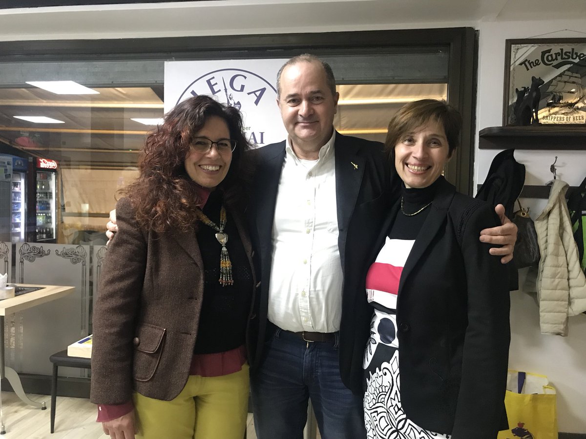 dariogalli5's tweet photo. Serata #elettorale con il sindaco uscente e la #candidata leghista del #comune di #Buguggiate in provincia di #Varese
#26maggiovotalega
#IlariaMaiSindaco https://t.co/SsL0sVUX4L
