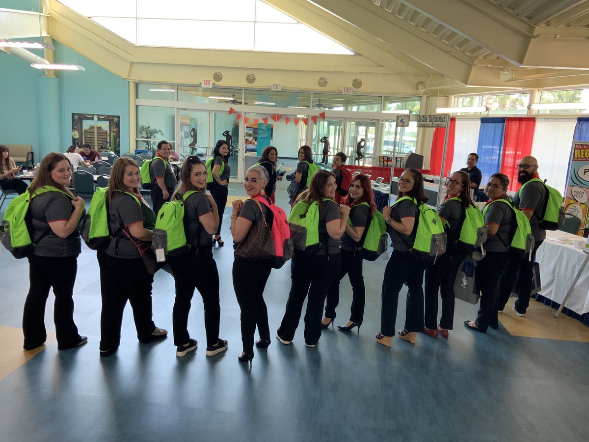 CGarza0930's tweet photo. Loving our @LaJoyaISDEdTech Team at the @RegionOneESC Tech Conference! #LJTECHi3 #EdTechFamily #DontMessWithTechnology19 https://t.co/o7xcPHgk32